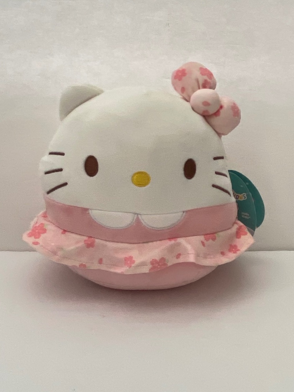 NEW HELLO KITTY Squishmallows - Picture 4 of 10